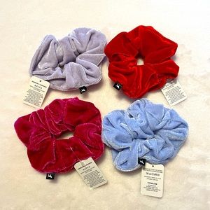 NWT Set of 4 VS PINK Scrunchies